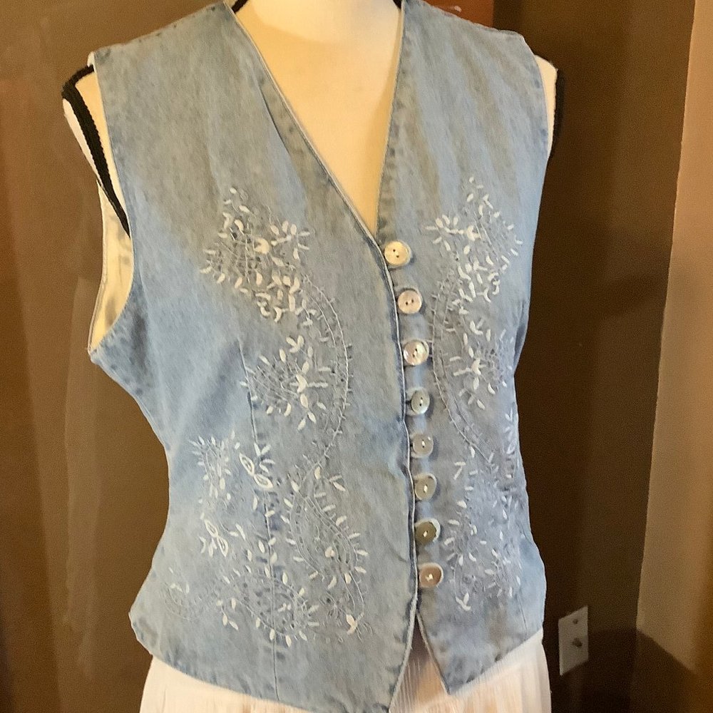 Vintage Embroidered Denim sleeveless button shirt
